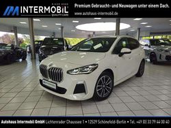 Alpinweiss iii Gebraucht 2024 BMW 218 M Sport Van / Kleinbus | 25.990 € (Fairer Preis)