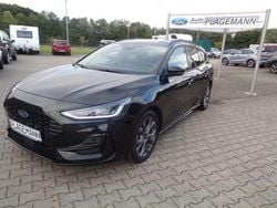 Schwarz Gebraucht 2022 Ford Focus ST-Line Limousine | 20.490 € (Etwas zu teuer)