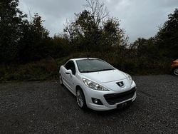 Weiß Gebraucht 2012 Peugeot 207 CC Roland Garros Cabrio | 6.500 € (Teuer)