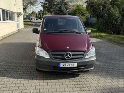 Rot Gebraucht 2012 Mercedes Vito Van / Kleinbus | 10.850 € (Etwas zu teuer)
