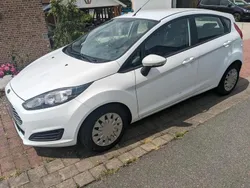 Weiß Gebraucht 2015 Ford Fiesta Kleinwagen | 5.400 €