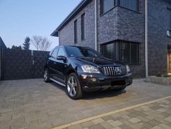 Schwarz Gebraucht 2008 Mercedes ML320 Edition 1 SUV | 9.999 € (Fairer Preis)