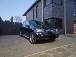 Schwarz Gebraucht 2008 Mercedes ML320 Edition 1 SUV | 9.999 € (Fairer Preis)