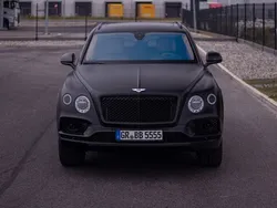 Orange Gebraucht 2018 Bentley Bentayga SUV | 101.150 € (Etwas zu teuer)