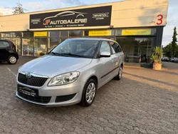 Stribrna brilliantsilber Gebraucht 2011 Skoda Fabia Ambiente Kombi | 4.400 € (Etwas zu teuer)