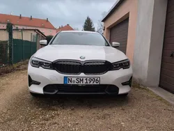 Weiß Gebraucht 2021 BMW 320 Sport Line Kombi | 24.800 € (Guter Preis)
