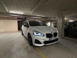 Weiß Gebraucht 2020 BMW 218 Gran Tourer M Sport Van / Kleinbus | 17.200 € (Fairer Preis)