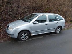 Silber Gebraucht 2000 Skoda Fabia Kombi | 1.000 €