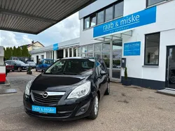 Schwarz Gebraucht 2012 Opel Meriva Van / Kleinbus | 3.990 € (Fairer Preis)