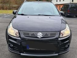 Schwarz Gebraucht 2011 Suzuki SX4 Limited Limousine | 6.750 € (Fairer Preis)