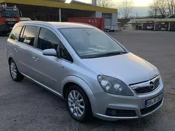 Silber Gebraucht 2007 Opel Zafira Van / Kleinbus | 2.700 €