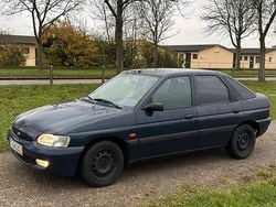 Blau Gebraucht 1998 Ford Escort Limousine | 1.000 € (Guter Preis)