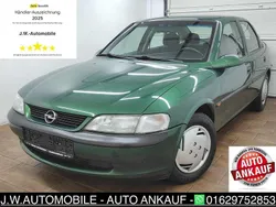 Grün Gebraucht 1996 Opel Vectra S Limousine | 999 € (Fairer Preis)