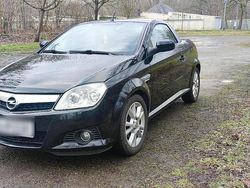 Schwarz Gebraucht 2007 Opel Tigra Kleinwagen | 1.300 € (Fairer Preis)