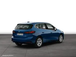 Phytonicblau metallic Gebraucht 2024 BMW 218 Active Tourer Luxury Line Van / Kleinbus | 32.374 € (Guter Preis)