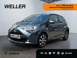 Grau Gebraucht 2019 Toyota Aygo X-play Kleinwagen | 11.890 € (Etwas zu teuer)