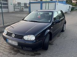 Blau Gebraucht 2001 VW Golf IV Limousine | 300 € (Superpreis)