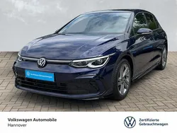 Blau Gebraucht 2024 VW Golf VIII R-line Limousine | 27.380 € (Guter Preis)