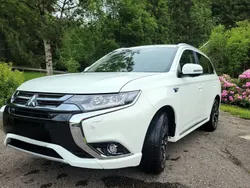 Weiß Gebraucht 2018 Mitsubishi Outlander P-HEV SUV | 24.799 € (Teuer)