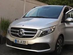 Silber Gebraucht 2022 Mercedes V220 Avantgarde Van / Kleinbus | 44.990 € (Fairer Preis)