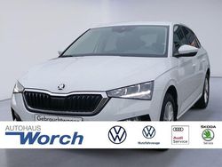 Weiß Gebraucht 2023 Skoda Scala Ambition Kleinwagen | 18.390 € (Fairer Preis)