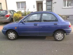 Blau Gebraucht 1994 Mazda 121 Kleinwagen | 450 €