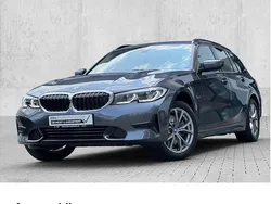 Grau Gebraucht 2022 BMW 320e Shadowline Kombi | 35.880 € (Etwas zu teuer)