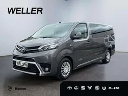 Grau Gebraucht 2022 Toyota Proace Verso Kombi | 32.980 € (Guter Preis)