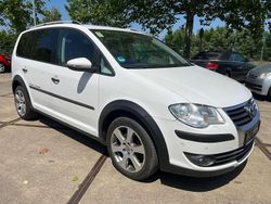 Candyweiss Gebraucht 2009 VW Touran Cross Van / Kleinbus | 7.499 € (Fairer Preis)