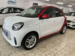 Karosserie in white Gebraucht 2021 Smart ForFour Electric Drive Kleinwagen | 11.980 € (Teuer)