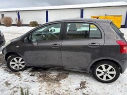 Grau Gebraucht 2007 Toyota Yaris Sol Limousine | 3.200 € (Superpreis)