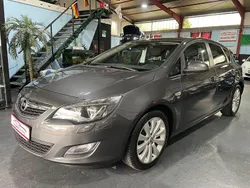 Grau Gebraucht 2012 Opel Astra Limousine | 6.490 € (Fairer Preis)
