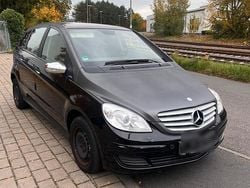 Schwarz Gebraucht 2006 Mercedes B170 Van / Kleinbus | 2.400 € (Fairer Preis)