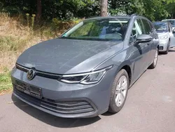Grau delfingrau metallic (metallic) Gebraucht 2023 VW Golf VIII Life Kombi | 22.980 € (Superpreis)