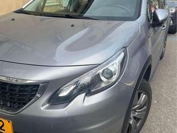 Gebraucht 2019 Peugeot 2008 Signature Sky SUV | 9.000 € (Etwas zu teuer)