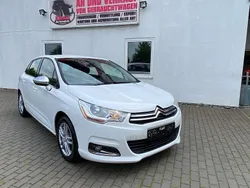 Weiß Gebraucht 2013 Citroën C4 SELECTION Limousine | 4.990 € (Fairer Preis)