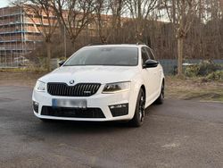 Weiß Gebraucht 2017 Skoda Octavia vRS Kombi | 16.750 € (Fairer Preis)