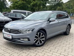Grau Gebraucht 2022 VW Passat R Limousine | 23.900 € (Fairer Preis)