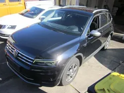 Deep black Gebraucht 2020 VW Tiguan Allspace Highline SUV | 15.500 €