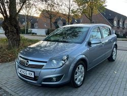 Silber Gebraucht 2009 Opel Astra Innovation Limousine | 4.449 € (Fairer Preis)