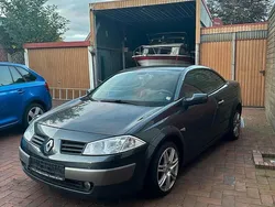 Grau Gebraucht 2005 Renault Mégane Cabriolet Cabrio | 700 € (Guter Preis)