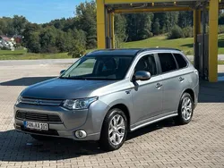 Silber Gebraucht 2014 Mitsubishi Outlander SUV | 10.000 €