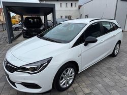 Weiß Gebraucht 2021 Opel Astra Kombi | 14.850 € (Guter Preis)