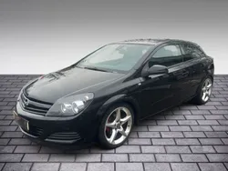 Schwarz Gebraucht 2005 Opel Astra GTC Sport Coupé | 3.490 €