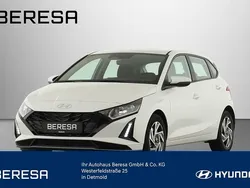 Weiß Gebraucht 2024 Hyundai i20 Trend Limousine | 17.990 € (Guter Preis)