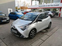 Silber Gebraucht 2019 Toyota Aygo X-play Kleinwagen | 14.490 € (Teuer)