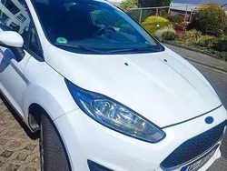 Weiß Gebraucht 2016 Ford Fiesta Trend Kleinwagen | 5.690 € (Fairer Preis)