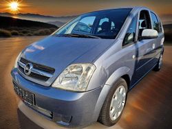 Grau Gebraucht 2005 Opel Meriva Edition Van / Kleinbus | 2.300 € (Fairer Preis)