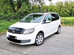 Weiß Gebraucht 2011 VW Touran Van / Kleinbus | 5.000 € (Guter Preis)