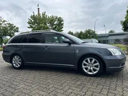 Grau Gebraucht 2006 Toyota Avensis Executive Kombi | 1.750 € (Fairer Preis)